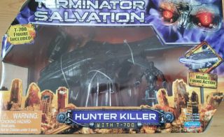 2009 Playmates Terminator Salvation Hunter Killer Model With T - 700 Bnwt