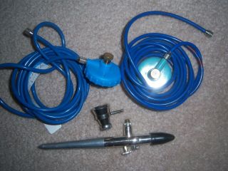 Vintage Thayer And Chandler Airbrush With 2 Hoses & Caps
