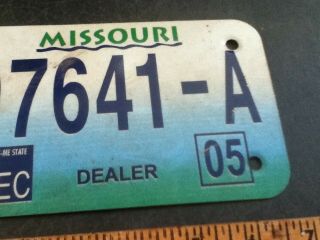 License Plate Vintage Missouri Dealer D7641 - A 2005 Motorcycle Rustic USA 3