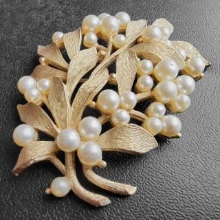 Signed Crown Trifari Vintage Gold Tone Flower Pearl Leaf Tree Brooch Pin Wow 267