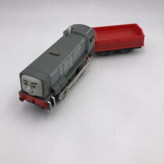 548 Thomas & Friends Trackmaster Dennis Gray Motorized Train & Red Flatbed