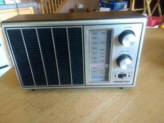 Vintage Soundesign Am/fm Table Radio Model 3333 - (b) Great