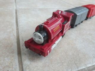 Thomas Trackmaster Scarloey train with matching carriages.  Battery operated 2