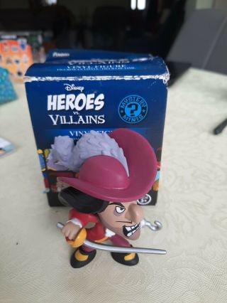 Disney Mystery Minis Vinyl Figure Heroes Vs Villains Captain Hook Figure Funko