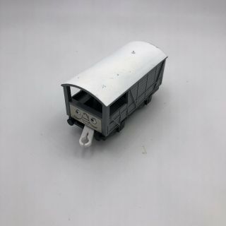 498 Thomas & Friends Trackmaster Toad Brake Van Tomy Train Car Grey Troublesome