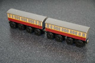 Thomas Wooden Railway Gordon ' s Red Express Coaches x 2 2