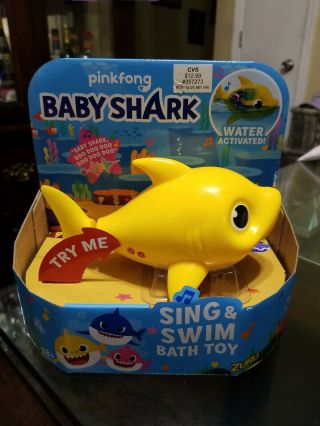Robo Alive Junior Baby Shark Battery Powered Sing And Swim Bath Toy Zuru Yellow