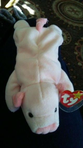 Ty Beanie Babies " Squealer " - Pig - Pvc.  Style 4005 - Dob 4/23/93