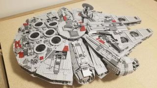 Lego Star Wars Ultimate Collector ' s Millennium Falcon (10179) PLEASE READ 3