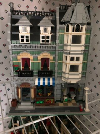 Lego Creator Modular Building Green Grocer 10185 - Parts And Instructions