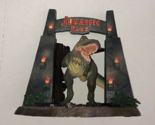 Jurassic Park World Ultimate Trilogy T - Rex Crashing Gate Statue Exclusive 2011 2