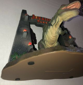 Jurassic Park World Ultimate Trilogy T - Rex Crashing Gate Statue Exclusive 2011 3