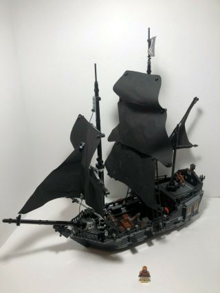 Lego Pirates Of The Caribbean: The Black Pearl 4184 Retired.