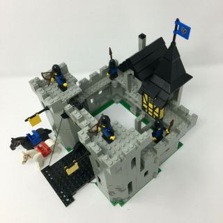 LEGO Castle: Black Falcon ' s Fortress - 100 Complete,  Instructions 10039 2
