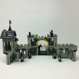 LEGO Castle: Black Falcon ' s Fortress - 100 Complete,  Instructions 10039 5