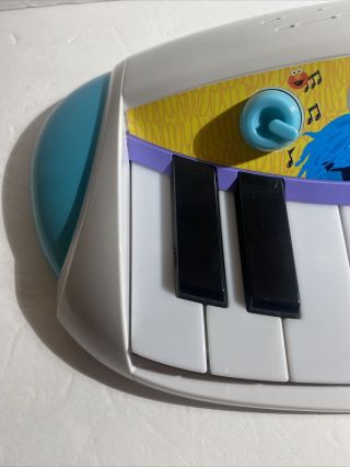 Hasbro Sesame Street ELMO LET ' S ROCK White Piano Keyboard Musical Toy 2010 2