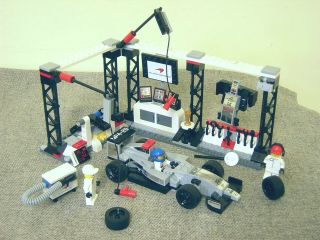 Lego Speed Champions McLaren Mercedes Pit Stop (75911) ; 100 Complete; 3 Minis 2