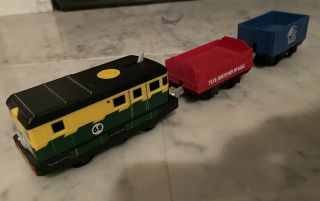 Trackmaster Thomas And Friends 2013 Motorized Philip Train Set With Cars