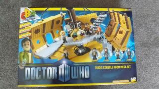 Doctor Who Character Building 665 Piece Tardis Console Room Mega Set Boxed 2009