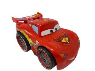 2010 Fisher - Price Disney Pixar Cars 2 Shake N Go Lightning Mcqueen Wgp