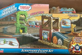 Fisher - Price Thomas And Friends Trackmaster Scrapyard Escape Set Train Set