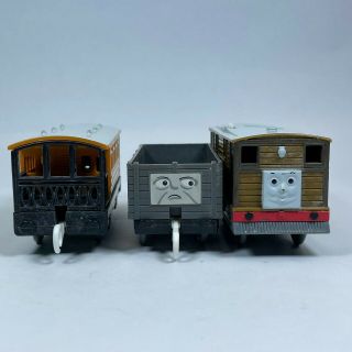 Thomas & Friends TrackMaster Motorized TOBY with HENRIETTA and CAR 3