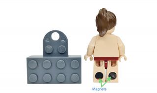 Lego Star Wars Princess Leia Slave Outfit Magnet w/ Display Brick 3