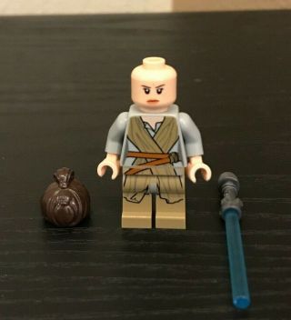 Lego Star Wars Rey Mini Figure Tan Minifig W/lightsaber