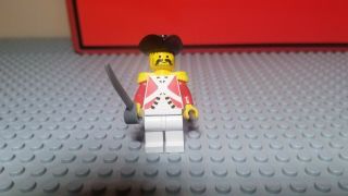 Lego Vintage Pirates Imperial Guard Minifig W/ Yellow Epaulettes & Sword - Pi065