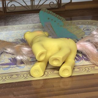 My Little Pony G1 Yellow Baby 1988 Hasbro Summer Flutter Wings Humming Bird 2
