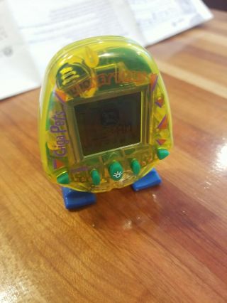 VINTAGE 1997 Giga Pets Looney Toons Virtual Friend with instructions 3
