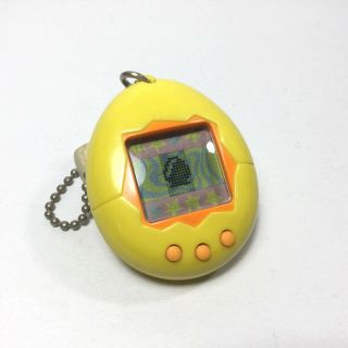 Bandai Virtual Pet Tamagotchi Gen 1 Yellow Orange 1996 - 1997 Japan TMGC 2