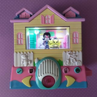 [rare] Pixel Chix Babysitter House 2006 - Yellow