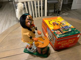 RARE 1960s MARX BATTERY OPERATED NUTTY MAD INDIAN OLD TOY SHOP NEAR 2