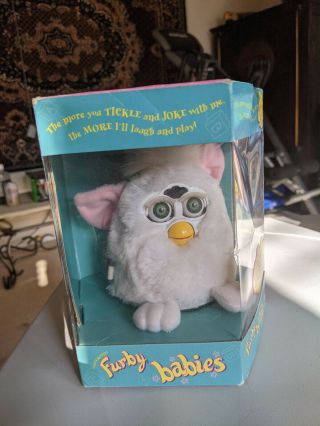 Tiger Electronics 1999 FURBY BABIES White With Papers,  Tags,  and Box Comatose 2