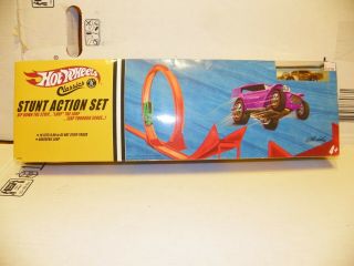 Hot Wheels 2005 Stunt Action Track Set Complete W/ 1 Cars (57 Chevy) Never Opened