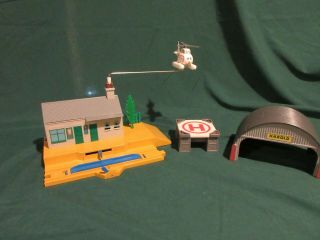 Rare,  Vintage Tomy Thomas Train Station With Harold The Helicopter -