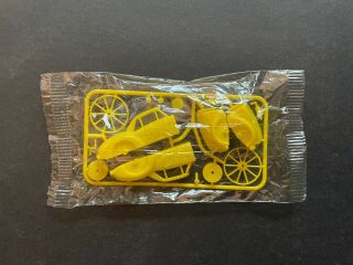 Cereal Toy R&l Crazy Cars 1967 V.  W Yellow