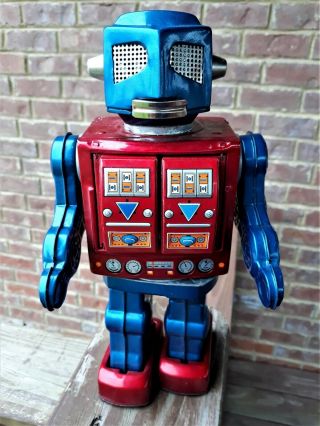Apollo 2000 Battery Operated Automatic Action Robot.  Vintage.