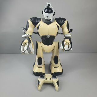 Big 22 " Tall Robot,  2005 Wowwee Robosapien V2 With Remote
