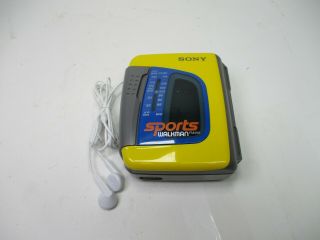 Vintage Sony Sports Walkman Cassette Player Am/fm Radio Wm - Fs191