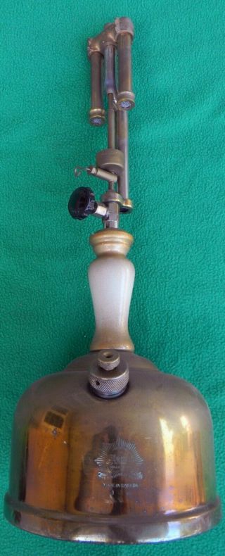 Vintage Coleman Model 168k Kerosene Lamp