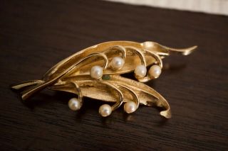 Vtg Signed Numbered Boucher Lily Of The Valley Brooch Gold Tone Faux Pearls