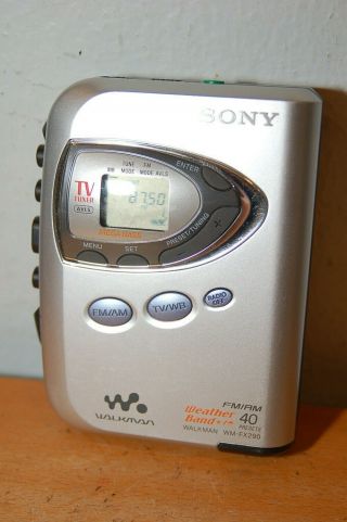 Vintage Sony Wm - Fx290w Walkman Am/fm Radio Cassette Portable Tape Player