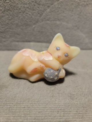 Vintage Fenton Hand Painted Cat,  Artist Signed.  White With Pink Flowers 2005