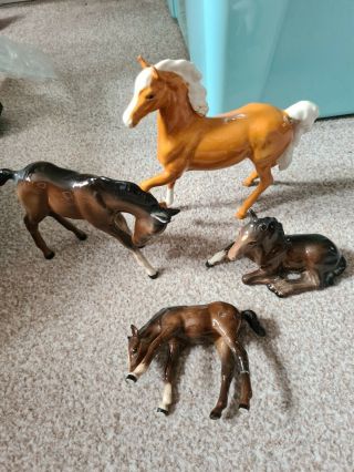 Beswick Vintage Horse And Foals,  Palomino And Brown,  Lying And Standing.