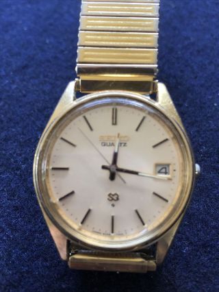 Vintage Mens Gold Tone Quartz Watch Sq Model 8222 - 7000