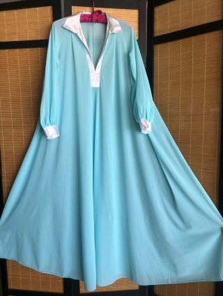 Vintage 70s Claire Sandra By Lucie Ann Blue Nylon Long Nightgown Big Sweep