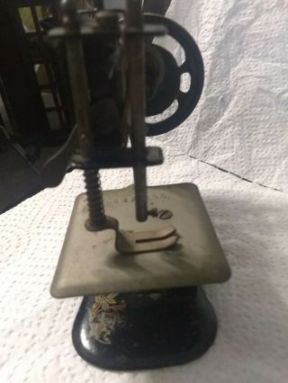 Antique Tin Miniature Muller No 4 German Toy Sewing Machine woks 3