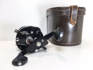 Vintage Shimano Lew’s Speed Spool Bb - 1 Bait Casting Fishing Reel In Leather Case